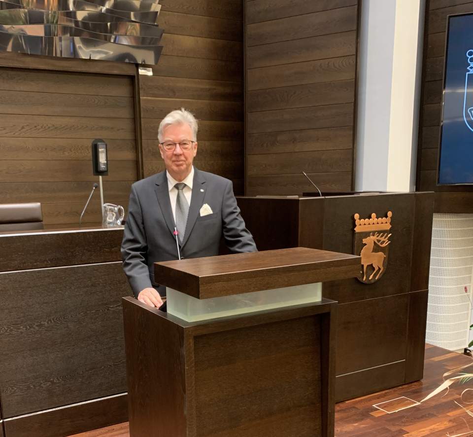 Talman Bert Häggblom vid öppnande av lagtingsåret 2021-2022
