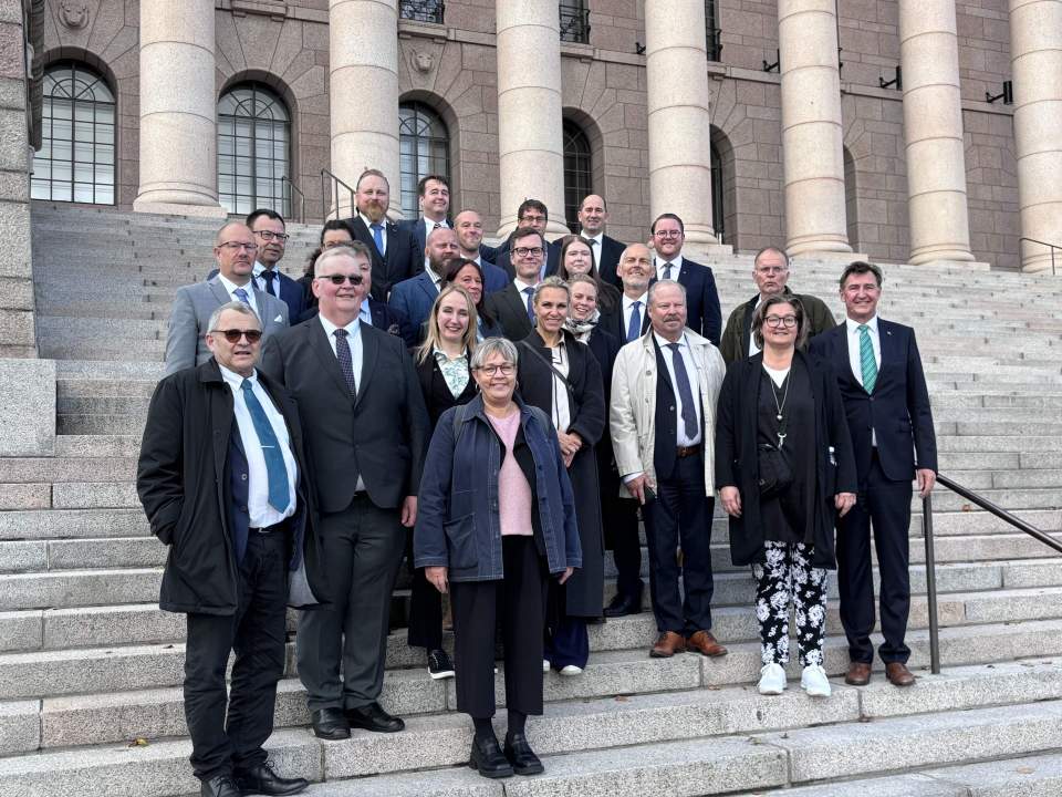Lagtinget utanför Finlands riksdag. Lagtinget utanför Finlands riksdag.