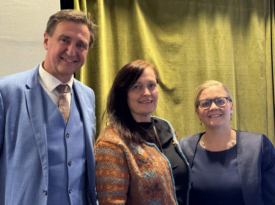 Talman Jörgen Pettersson, Helena Wachowiak och vicetalman Julia Kronlid