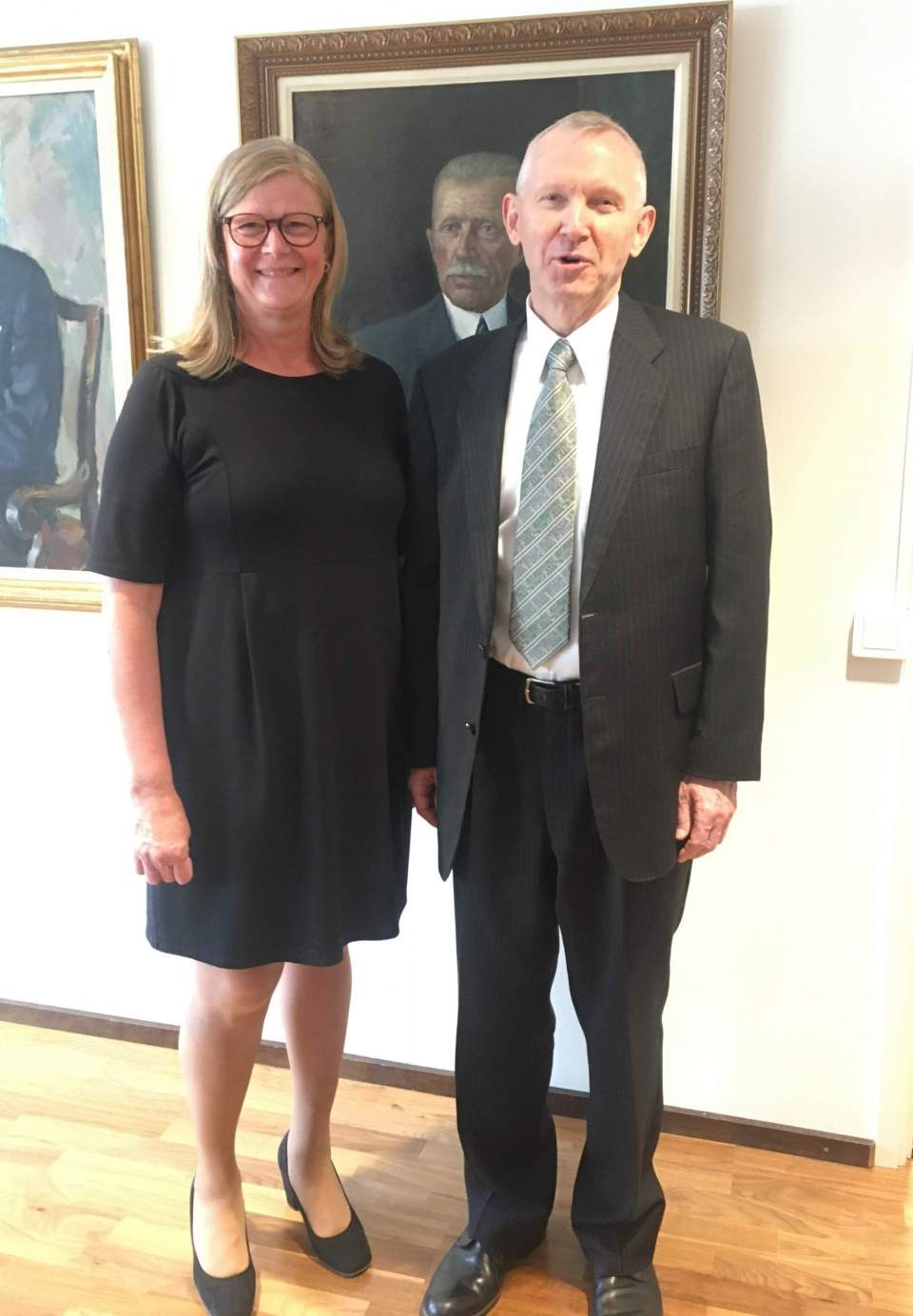 Talman Gun-Mari Lindholm och Norges ambassadör Åge Bernhard Grutle Talman Gun-Mari Lindholm och Norges ambassadör Åge Bernhard Grutle