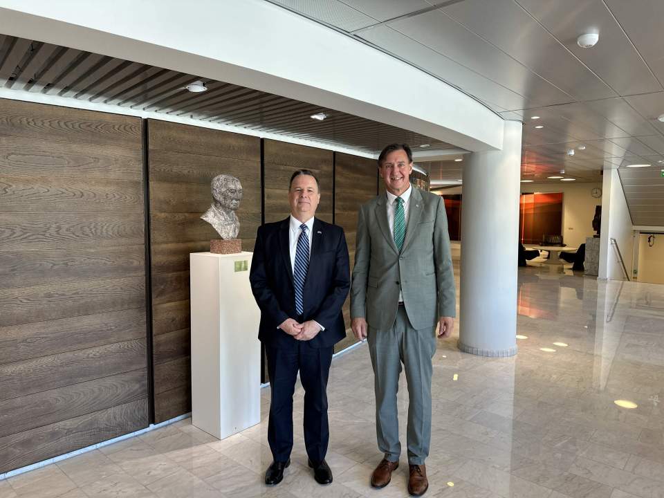 Chargé d’Affaires Christopher Krafft och talman Jörgen Pettersson Chargé d’Affaires Christopher Krafft och talman Jörgen Pettersson