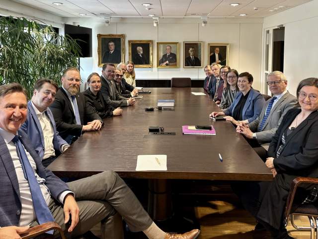 Ålandsdelegationen och Självstyrelsepolitiska nämnden
