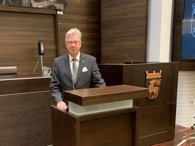 Talman Bert Häggblom vid öppnande av lagtingsåret 2021-2022