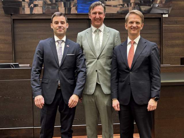 Honorärkonsul Grunér, talman Pettersson och ambassadör Aspelund